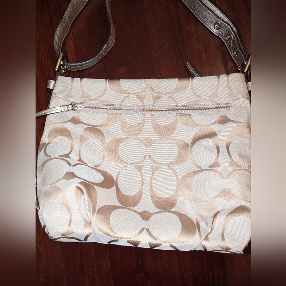 Coach signature hobo bag, tan and gold - Picture 2 of 15